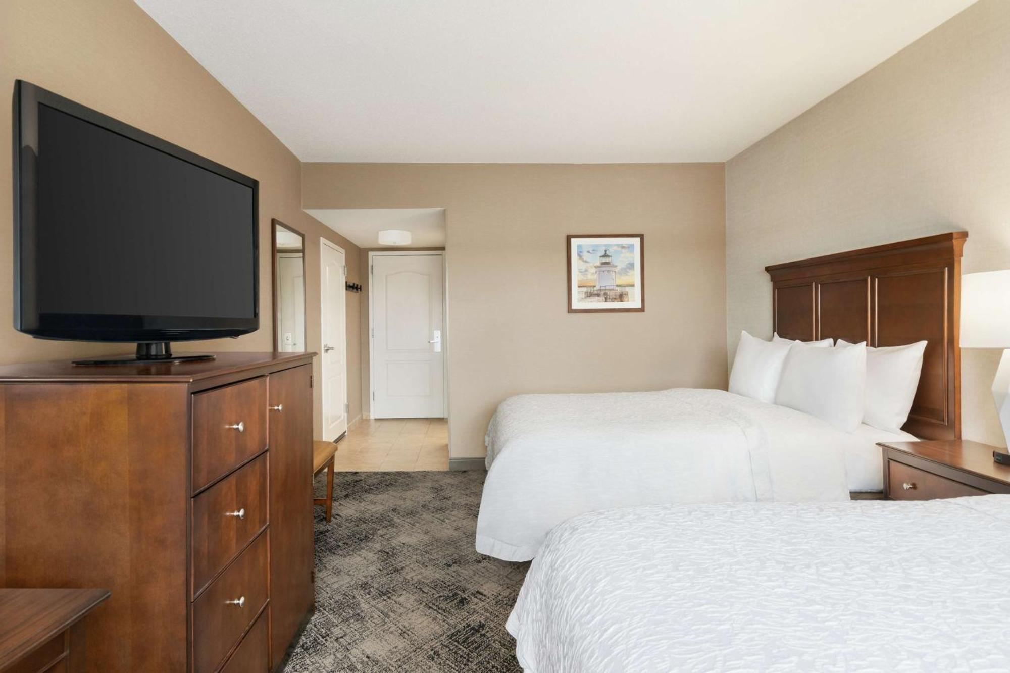 Hampton Inn & Suites Exeter Exterior photo